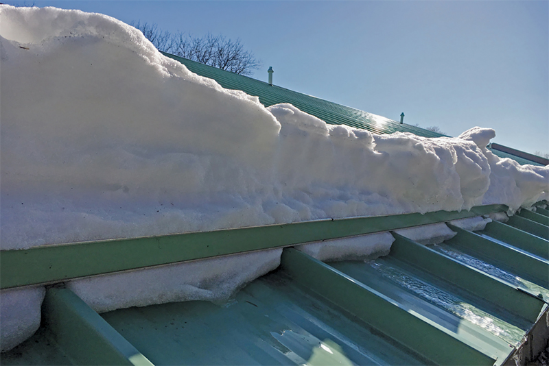 Системы безопасности кровли. Купить снегозадержатели, ограждения для крыши  и кровельные лестницы по выгодным ценам - БестКров Москва